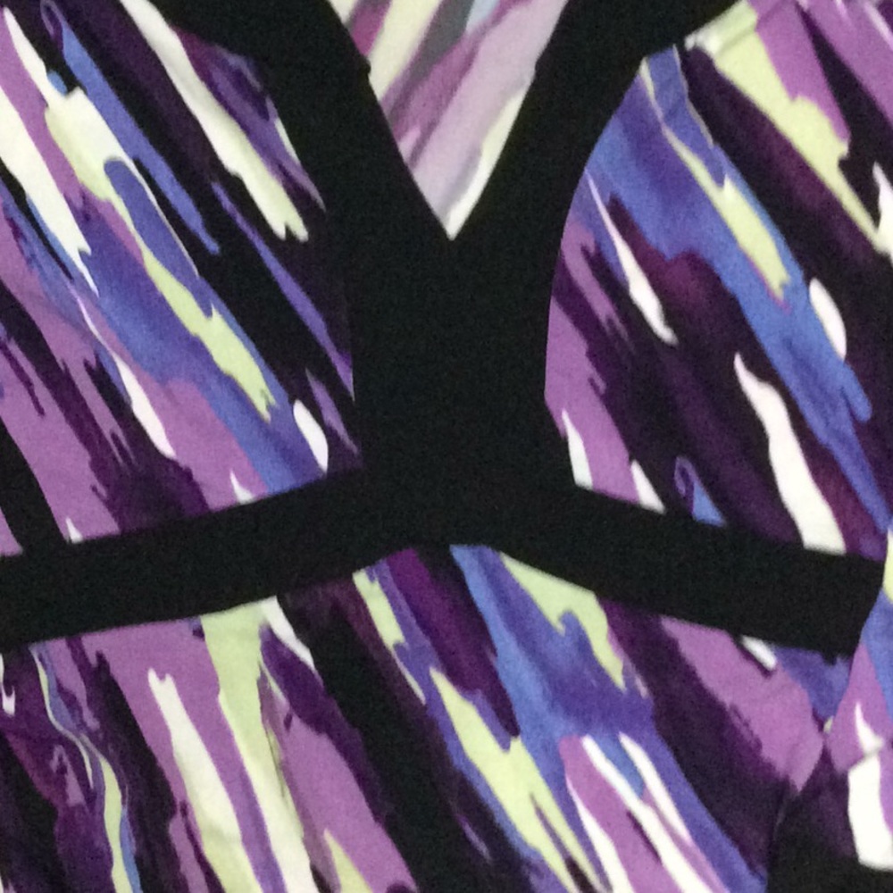 Multicolored tunic with black blocking. A22 - Picture 2 of 4
